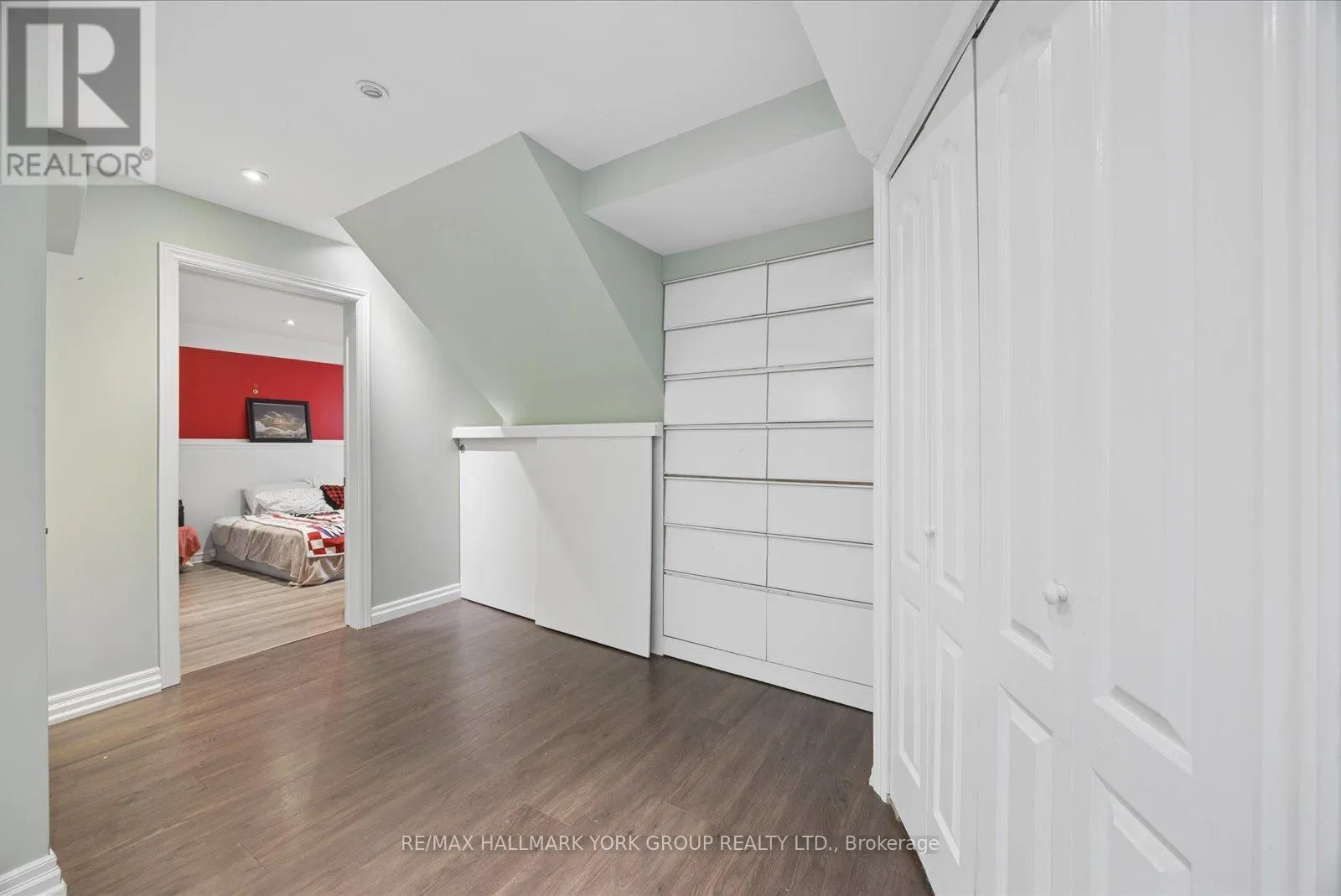 74 WRENDALE CRESCENT