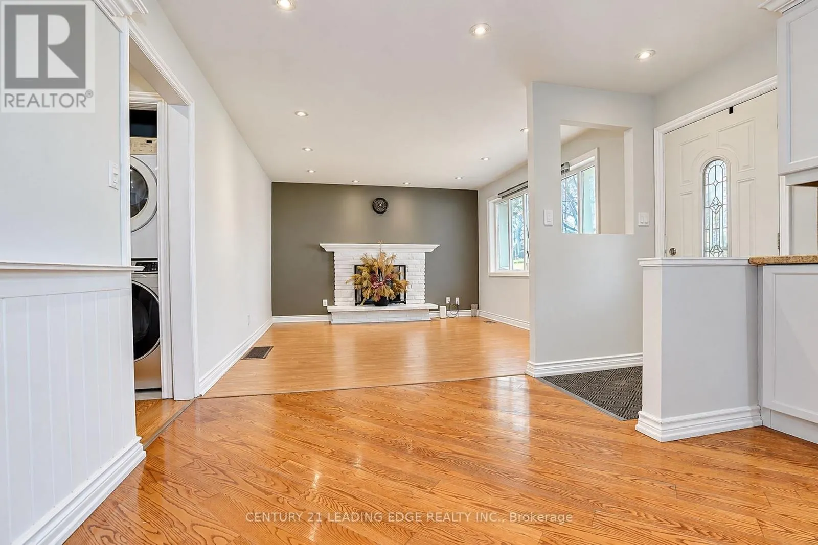 MAIN FLR - 1006 ELGIN STREET