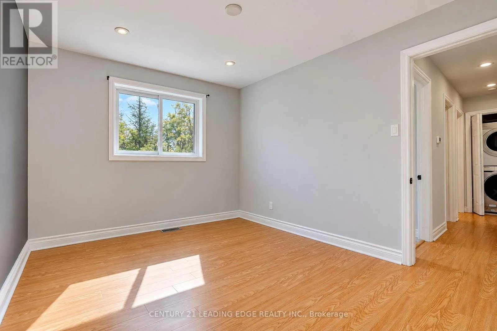 MAIN FLR - 1006 ELGIN STREET