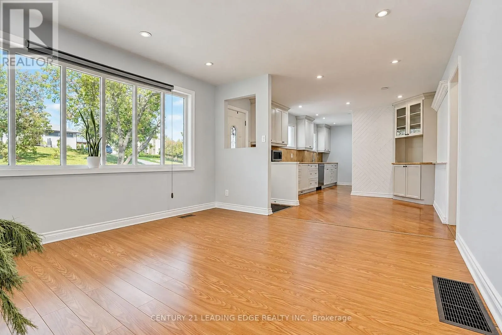 MAIN FLR - 1006 ELGIN STREET
