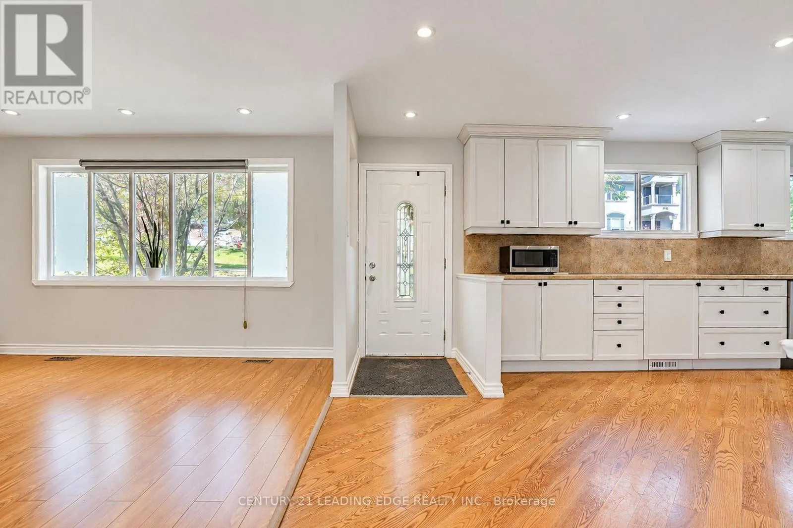 MAIN FLR - 1006 ELGIN STREET