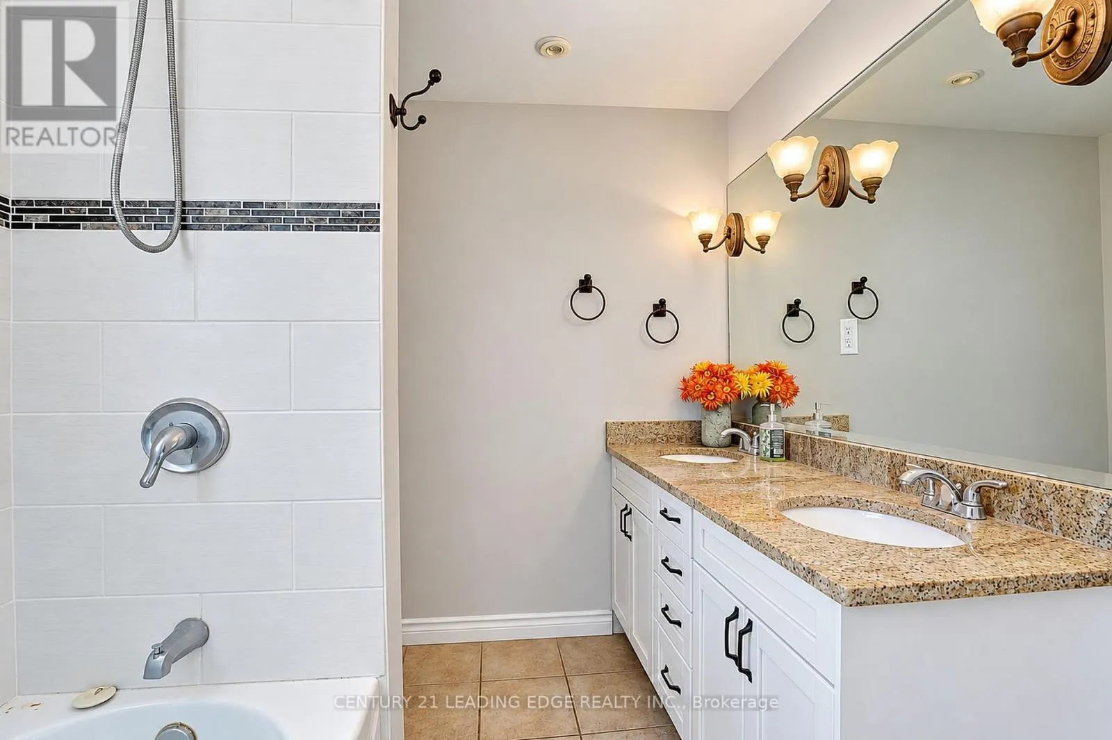 MAIN FLR - 1006 ELGIN STREET