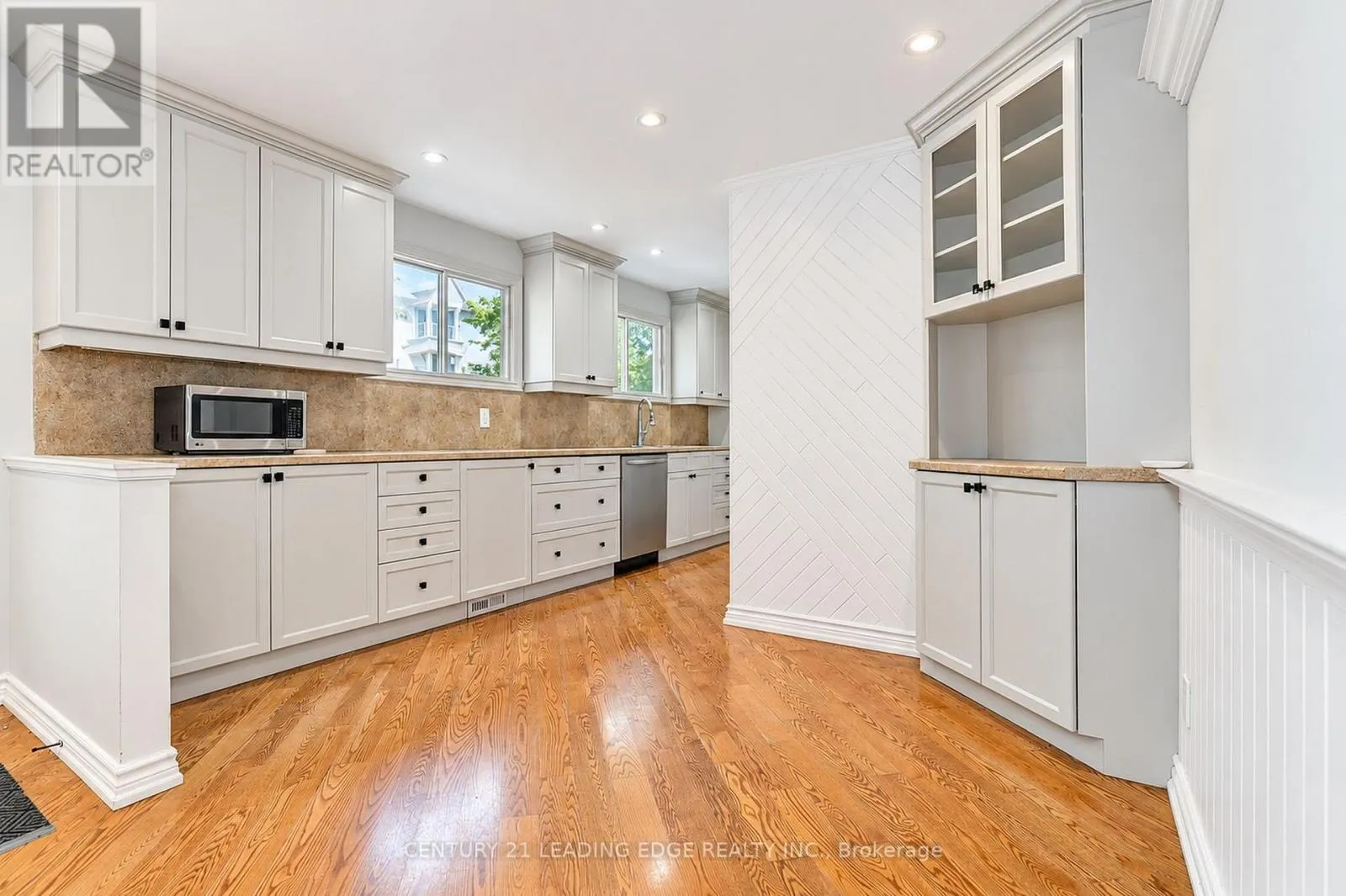 MAIN FLR - 1006 ELGIN STREET