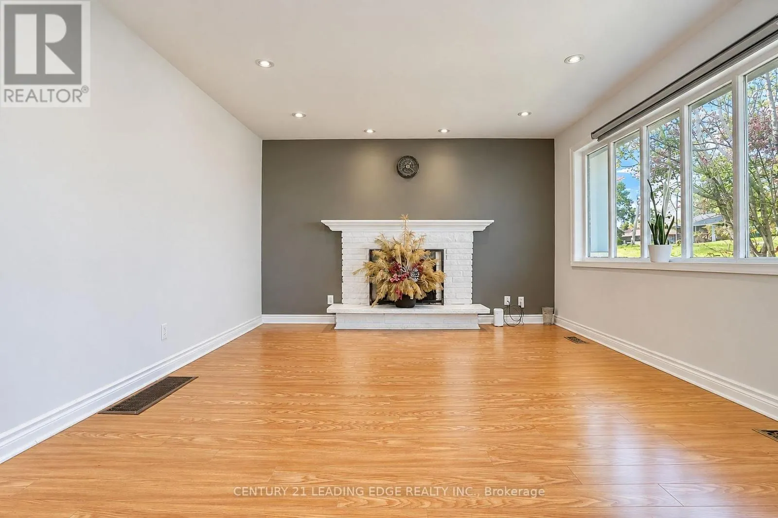 MAIN FLR - 1006 ELGIN STREET