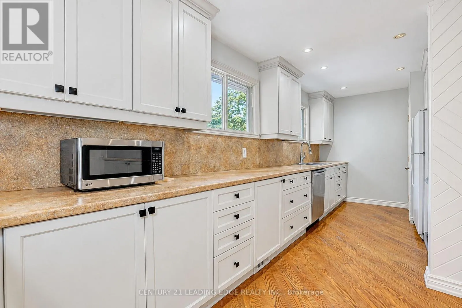 MAIN FLR - 1006 ELGIN STREET