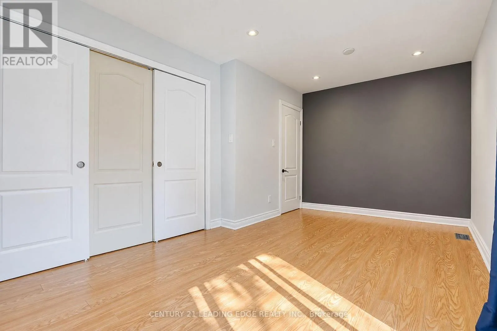 MAIN FLR - 1006 ELGIN STREET