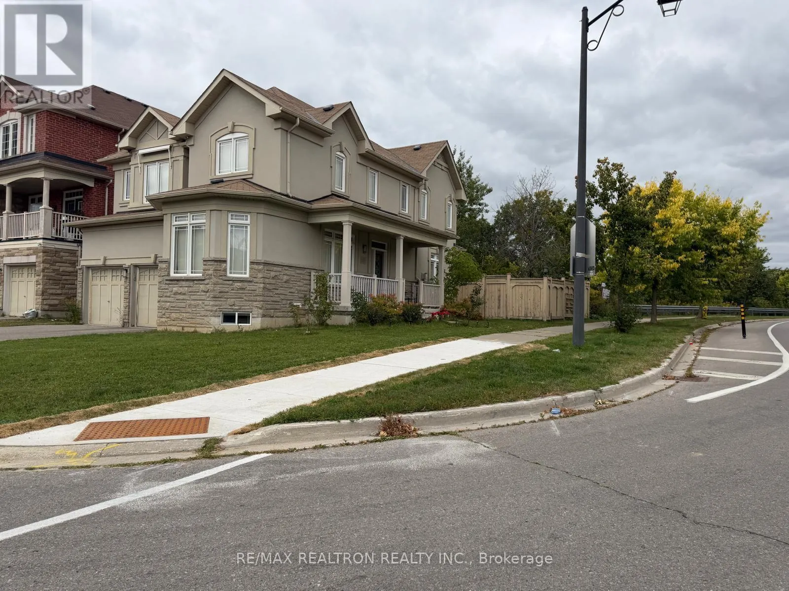 LOWER LEVEL - 113B TIMNA CRESCENT