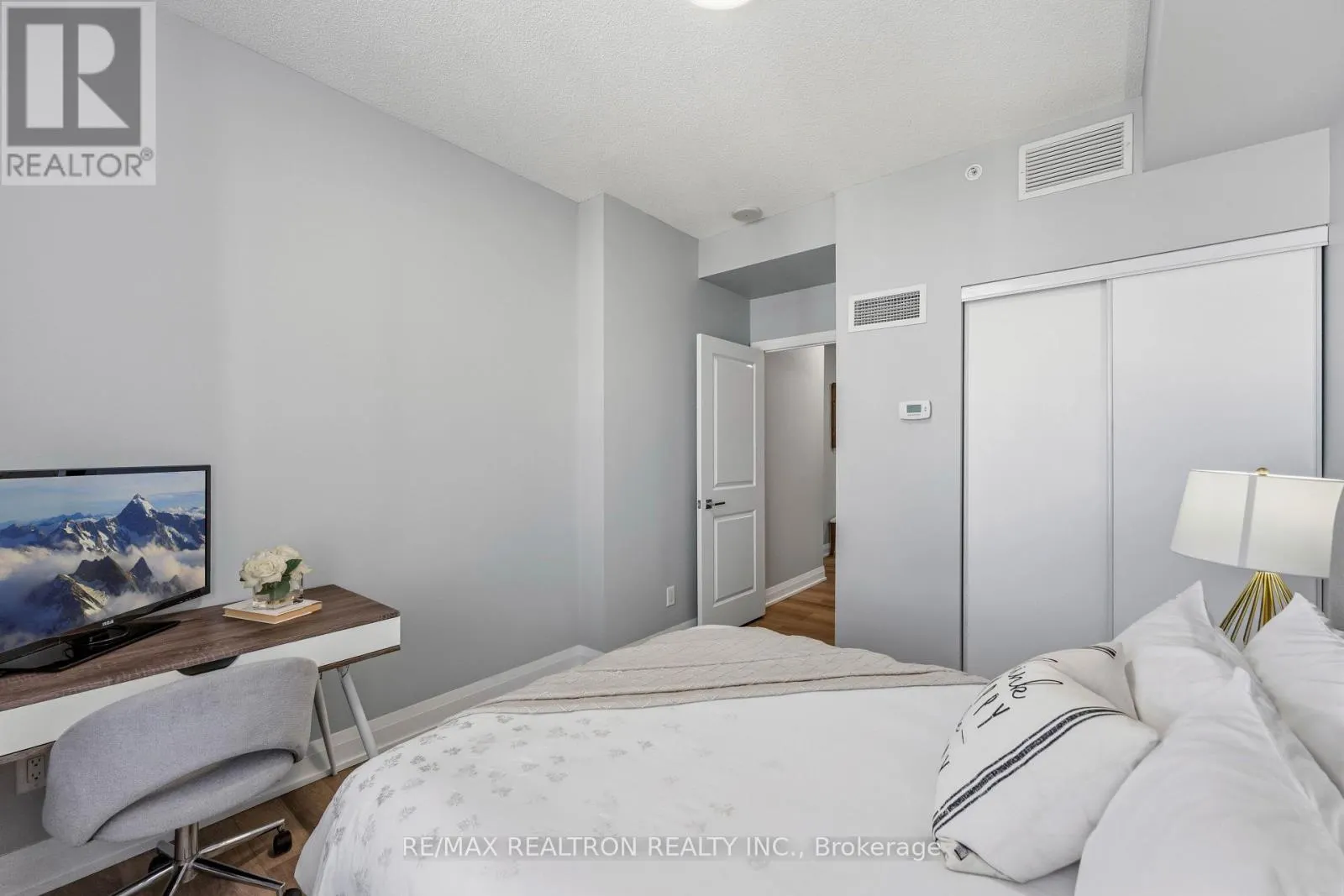 1205 - 85 NORTH PARK ROAD