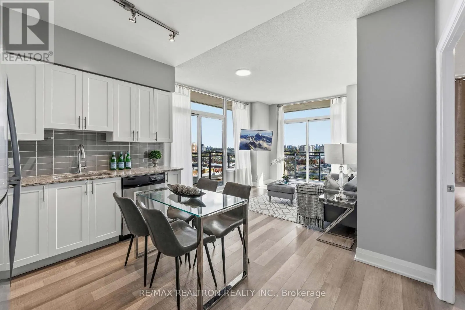 1205 - 85 NORTH PARK ROAD