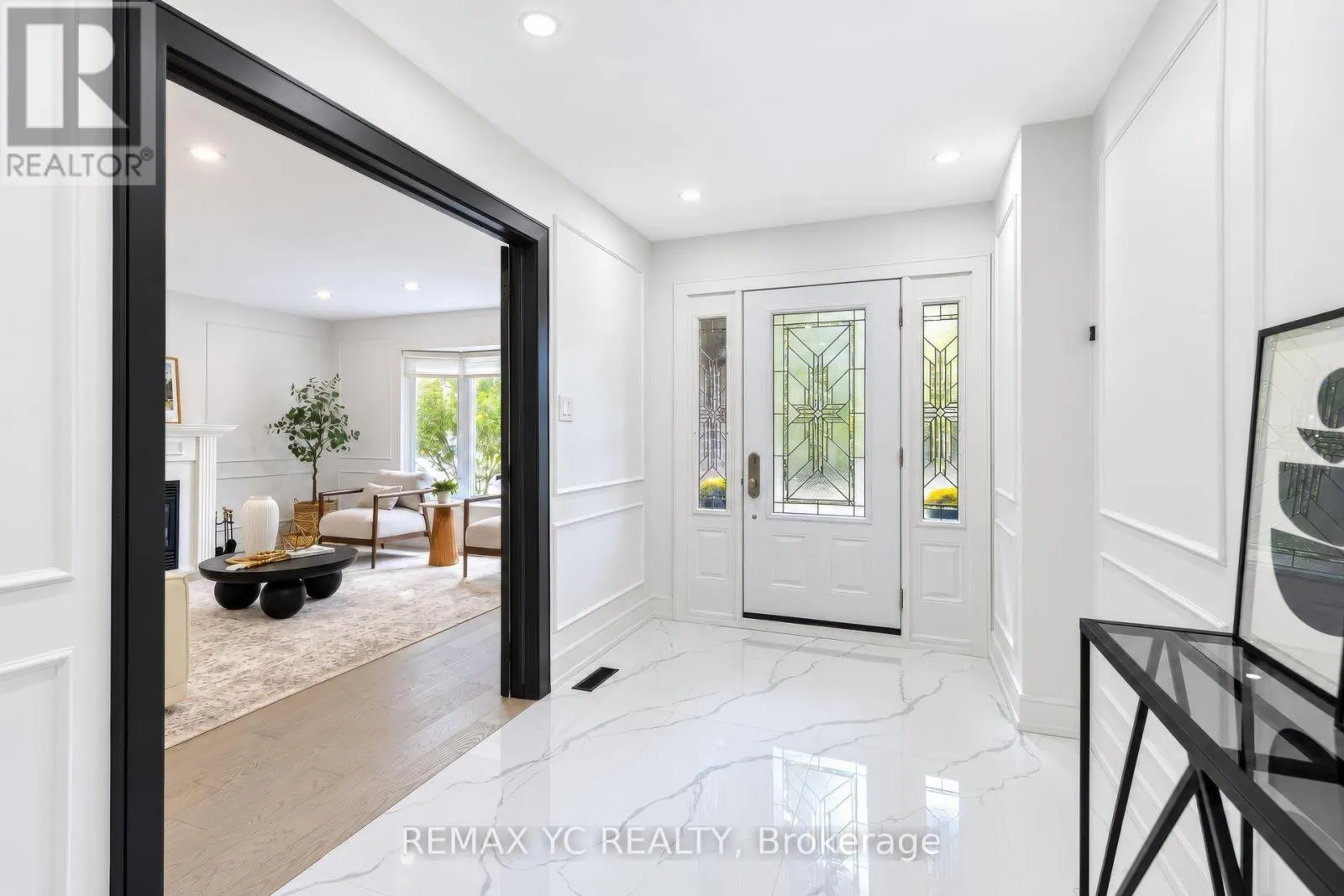 4 SIMMONS CRESCENT