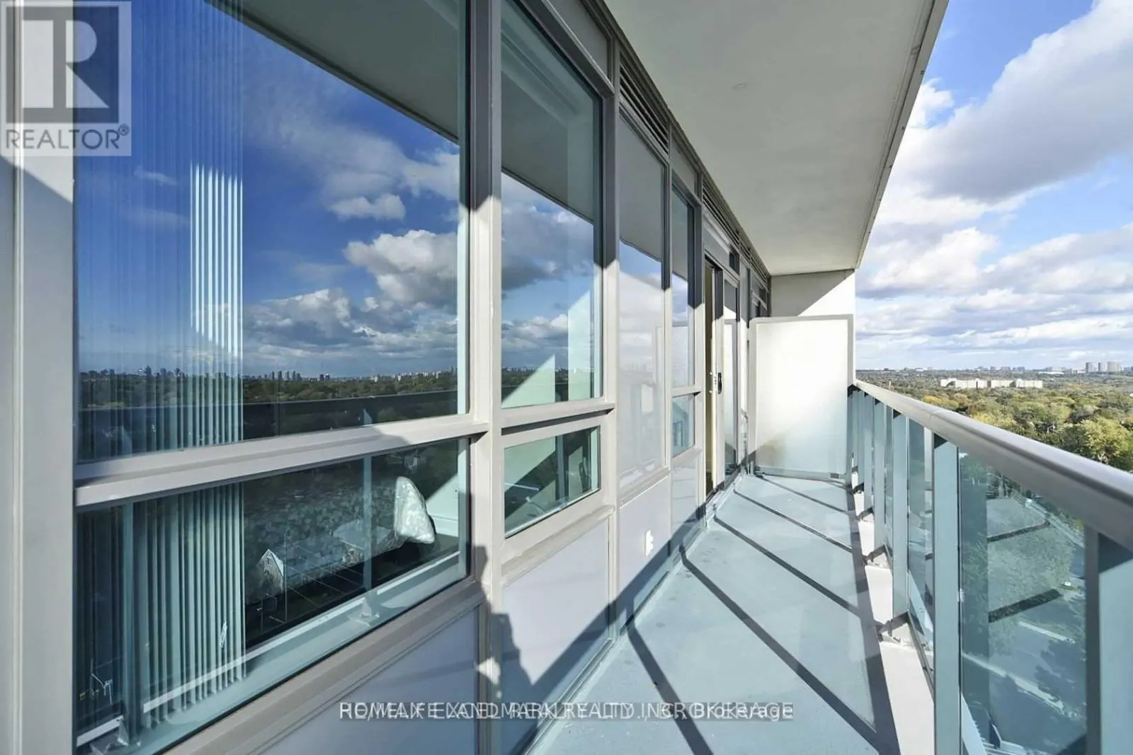 1408 - 7167 YONGE STREET