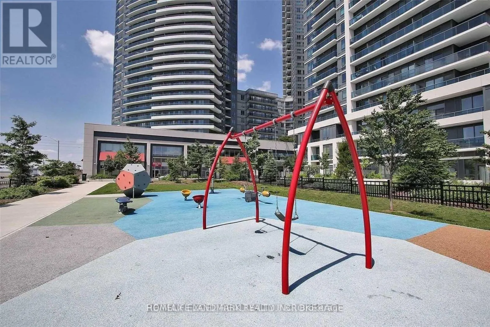 1408 - 7167 YONGE STREET