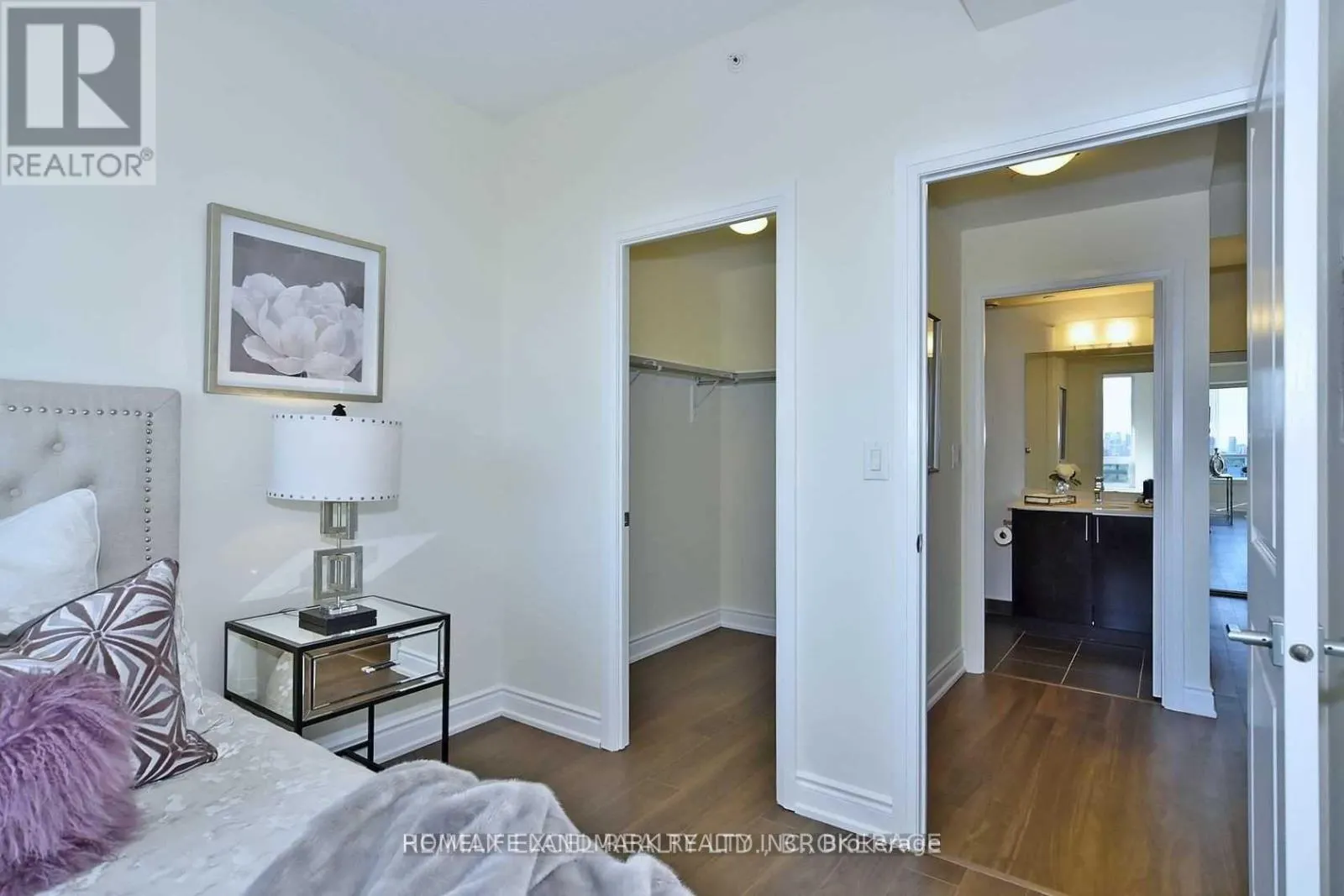 1408 - 7167 YONGE STREET