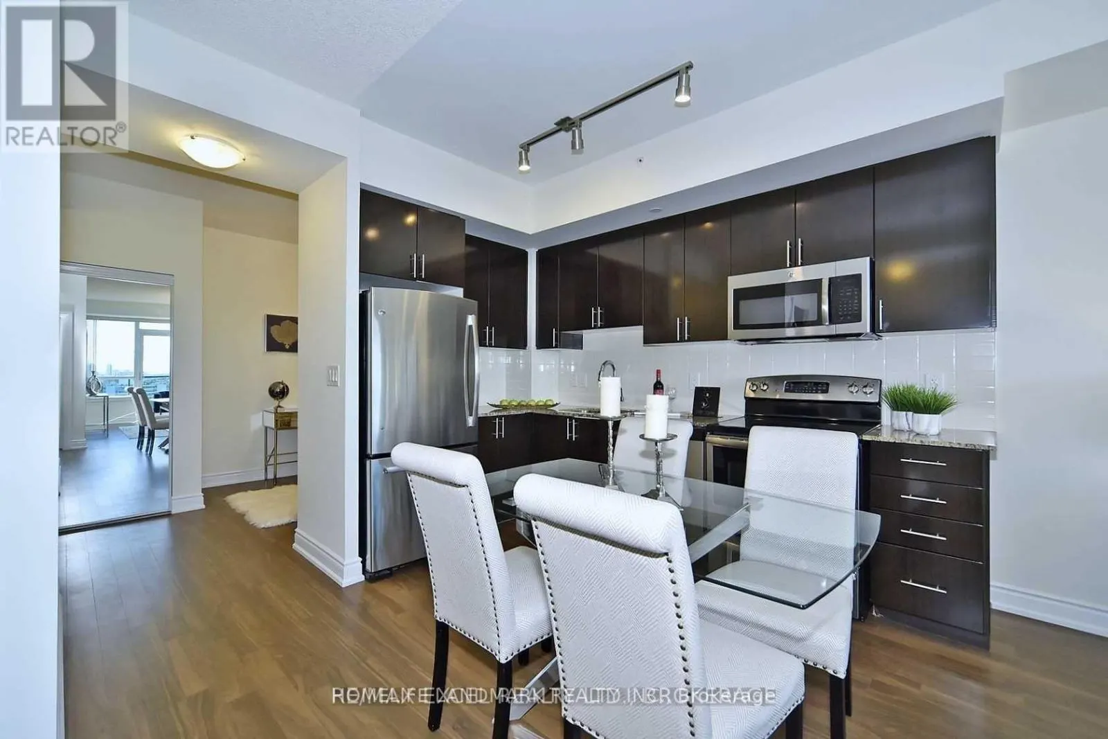 1408 - 7167 YONGE STREET