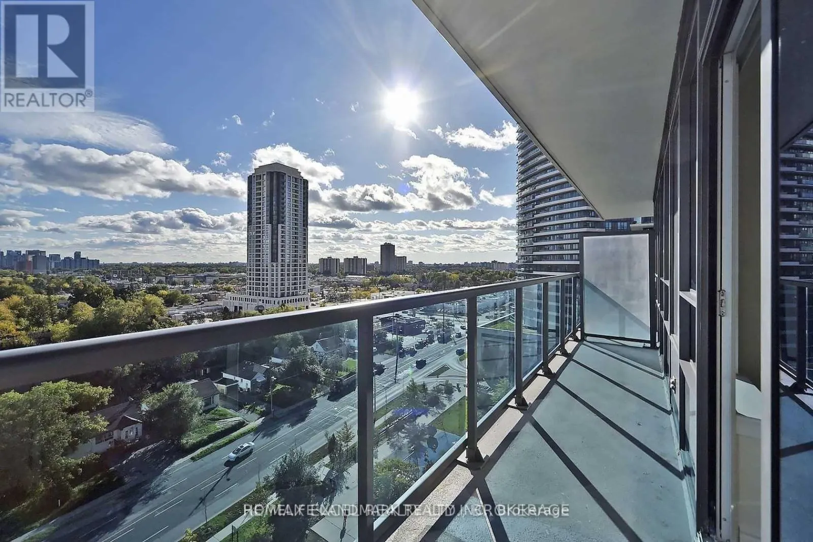 1408 - 7167 YONGE STREET