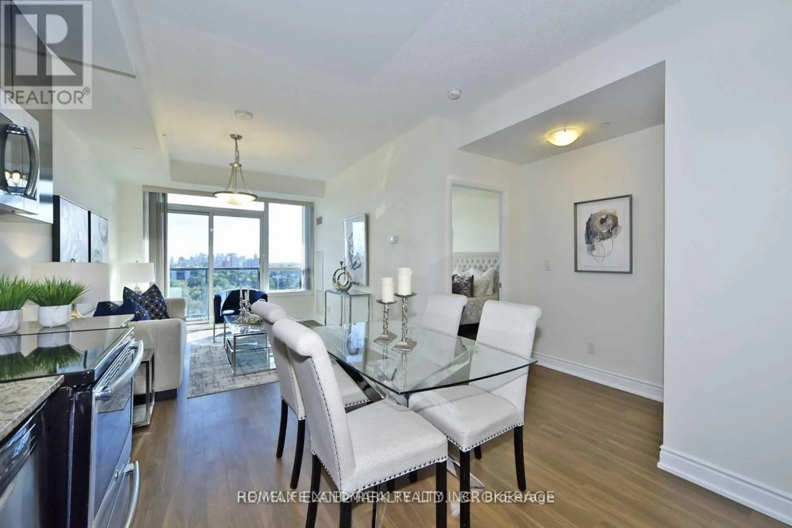 1408 - 7167 YONGE STREET