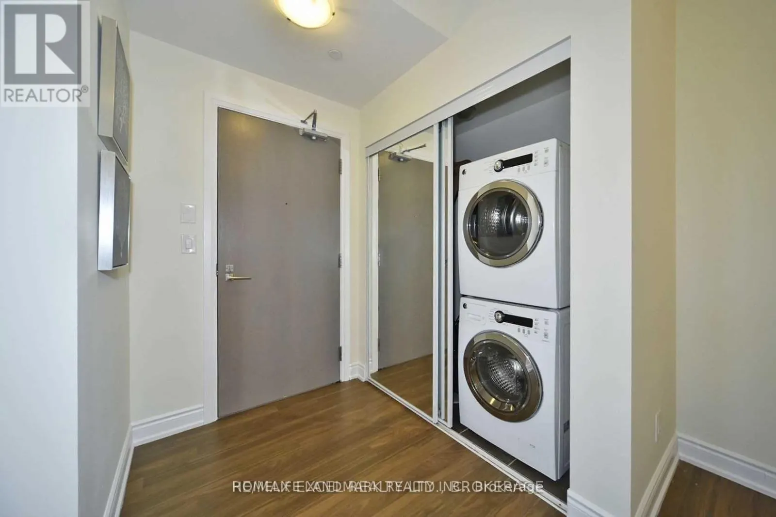 1408 - 7167 YONGE STREET
