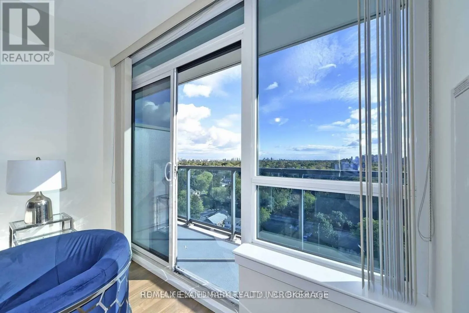 1408 - 7167 YONGE STREET