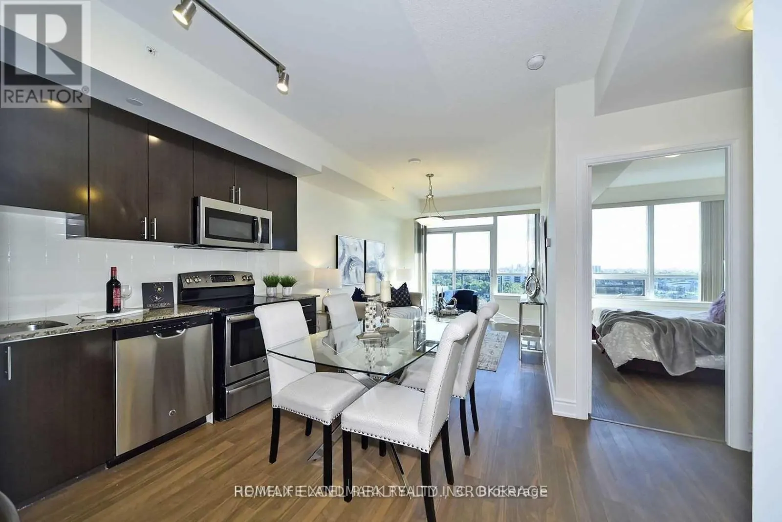 1408 - 7167 YONGE STREET