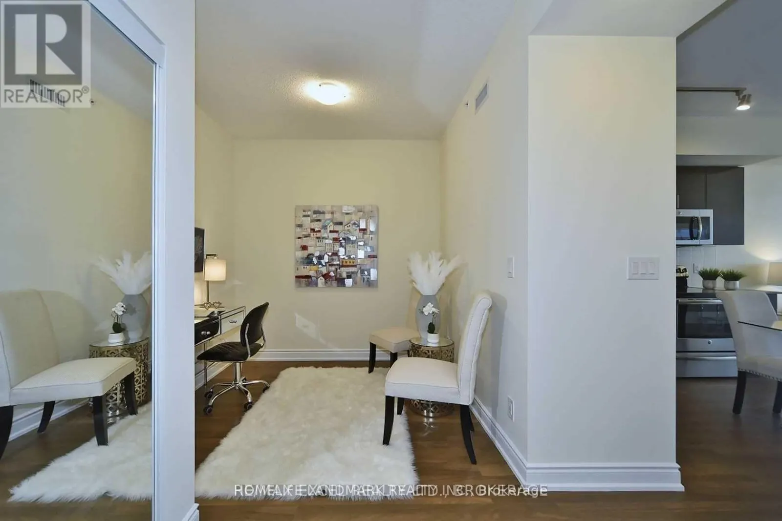 1408 - 7167 YONGE STREET
