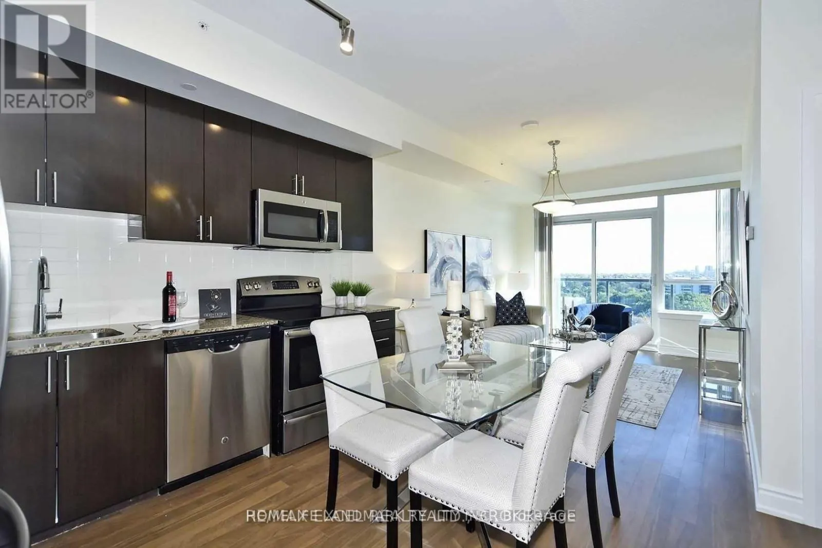 1408 - 7167 YONGE STREET
