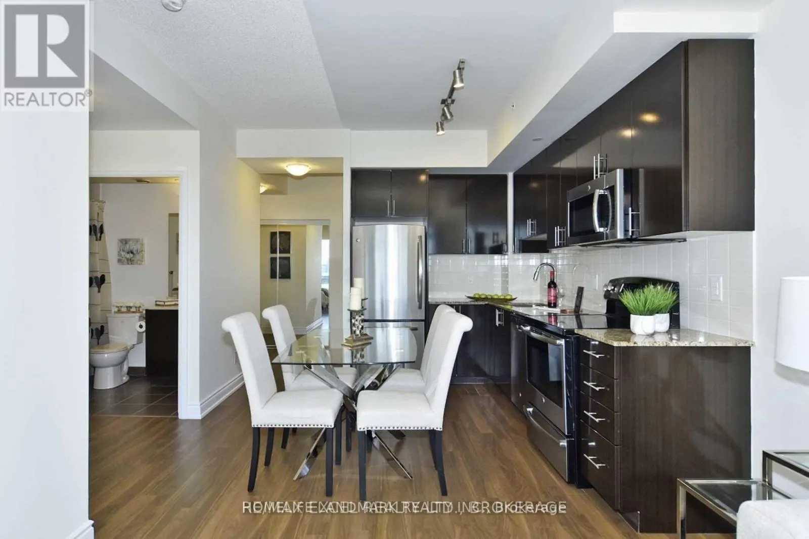 1408 - 7167 YONGE STREET