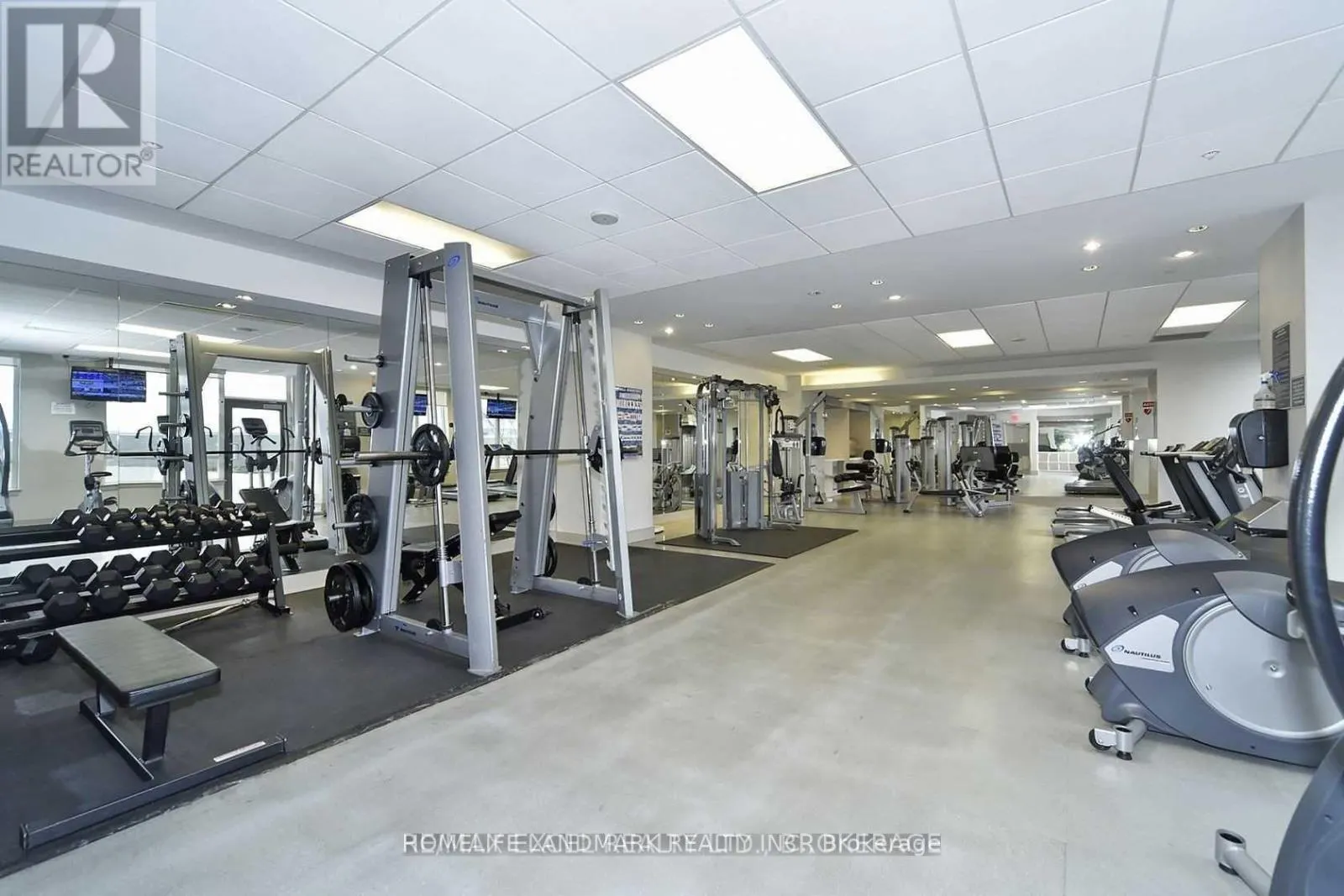 1408 - 7167 YONGE STREET