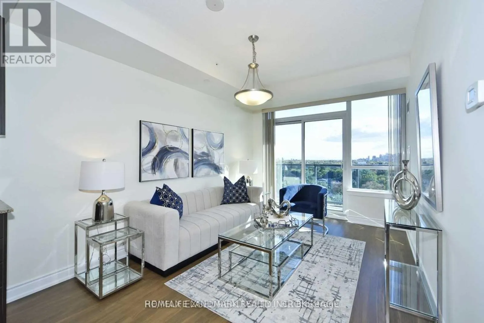 1408 - 7167 YONGE STREET