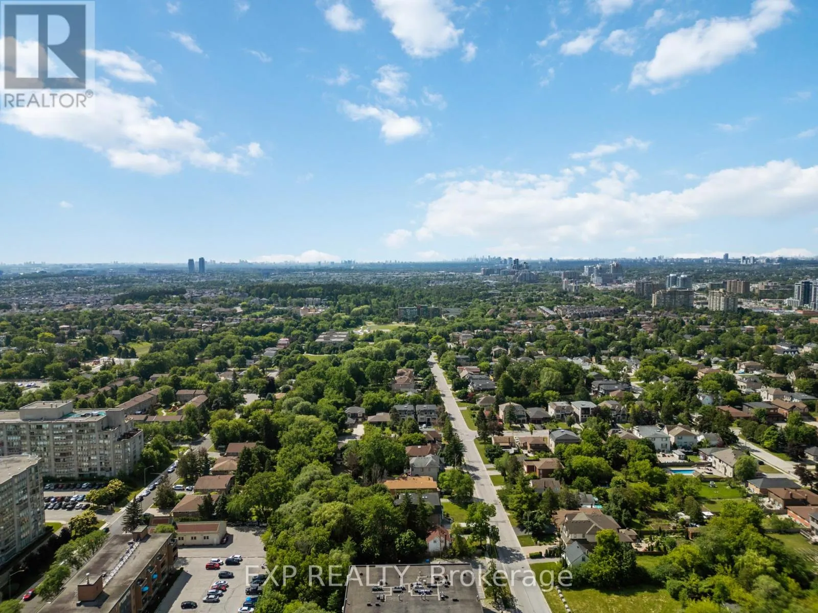 716 - 326 MAJOR MACKENZIE DRIVE E