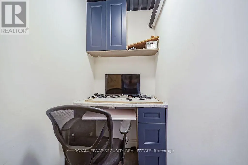 3 & 4 - 17817 LESLIE STREET