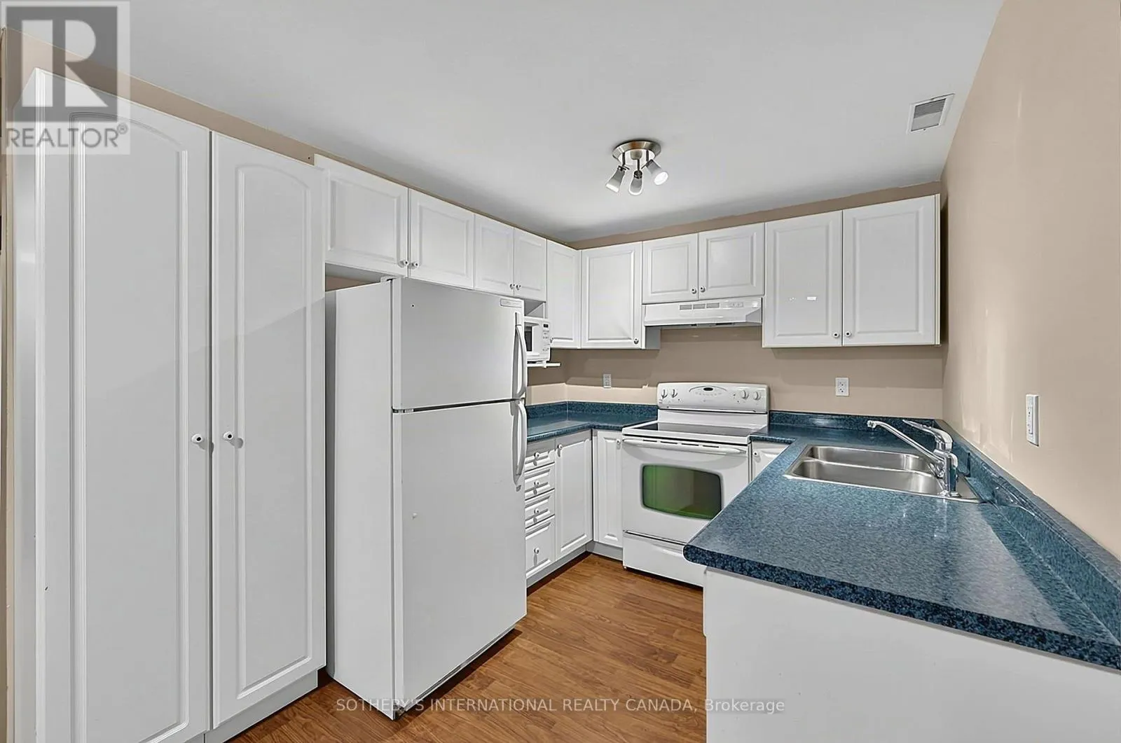 4 BRECKEN DRIVE