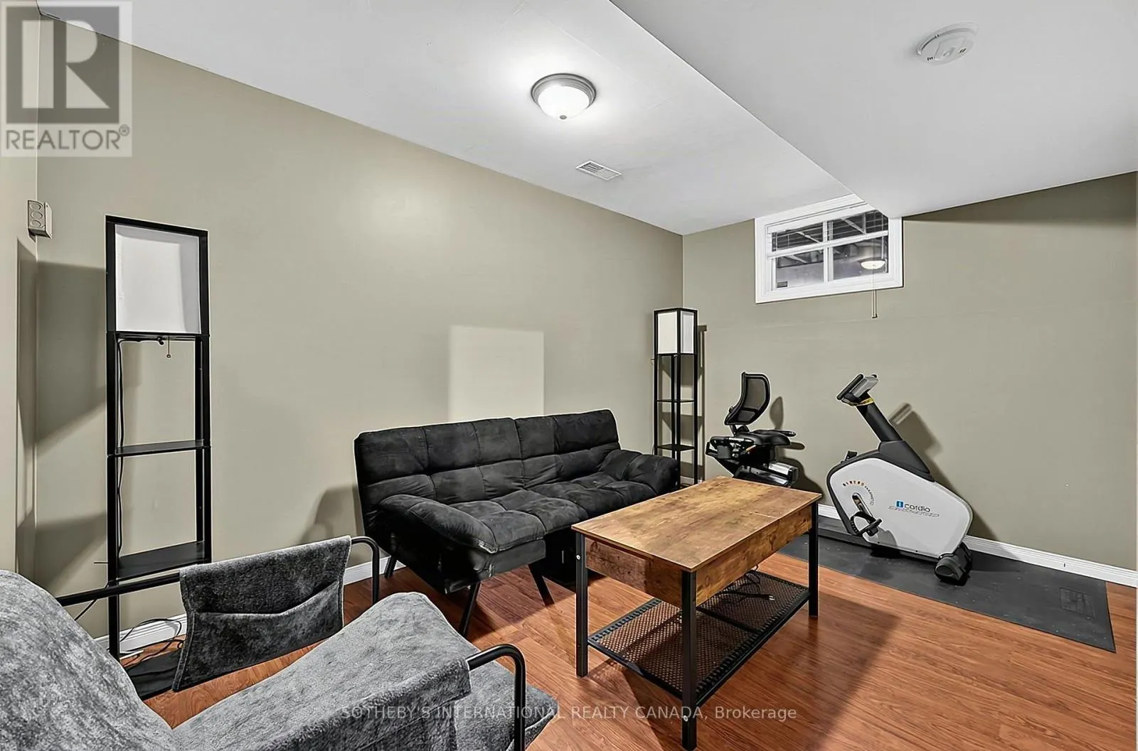 4 BRECKEN DRIVE