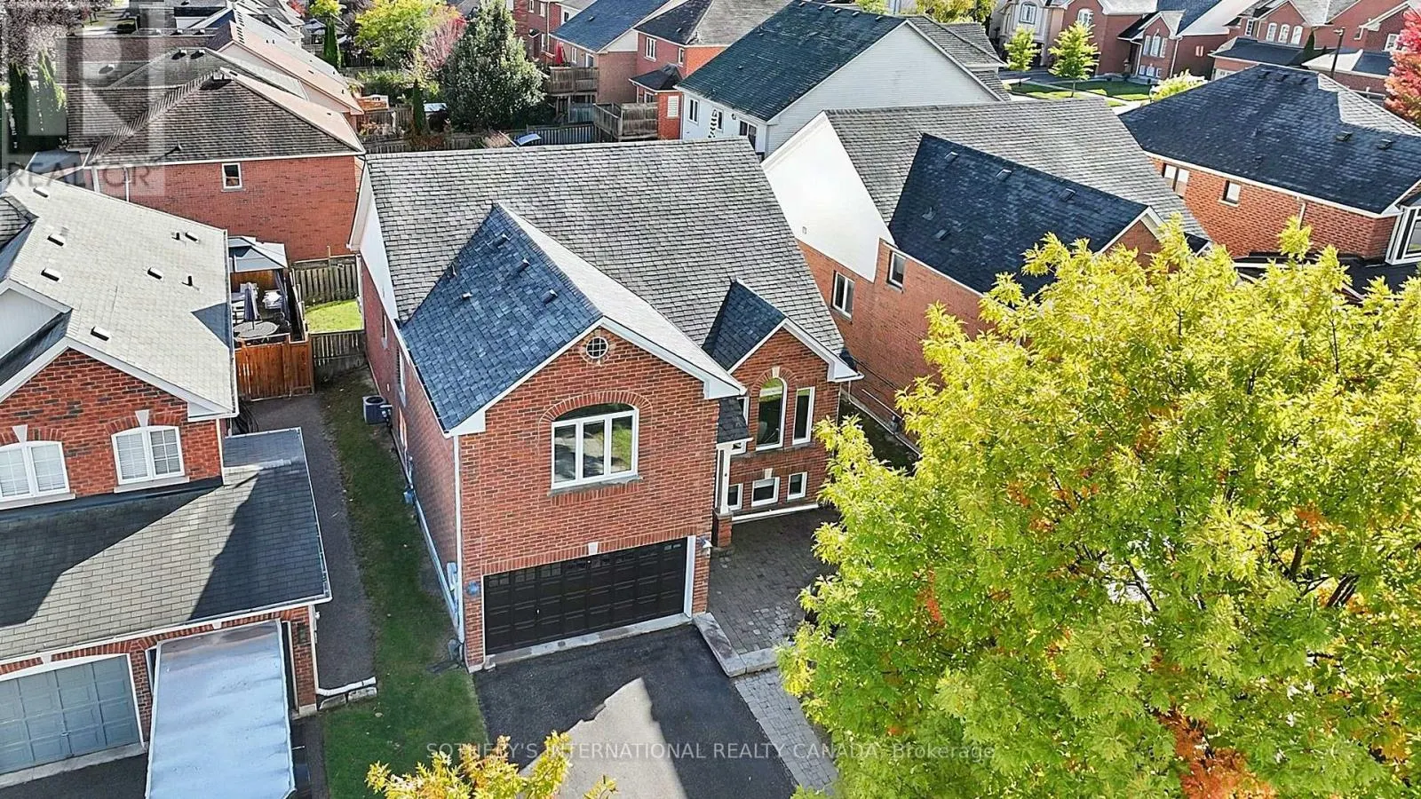 4 BRECKEN DRIVE