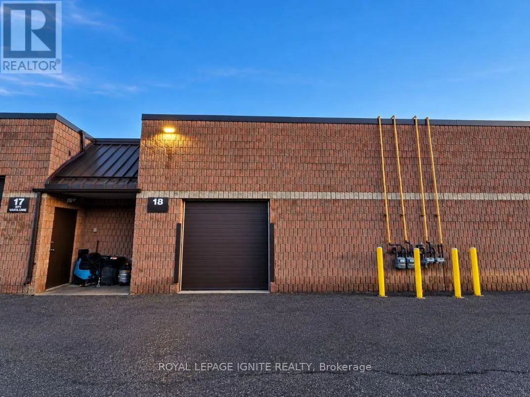 #18 - 82 SANDIFORD DRIVE