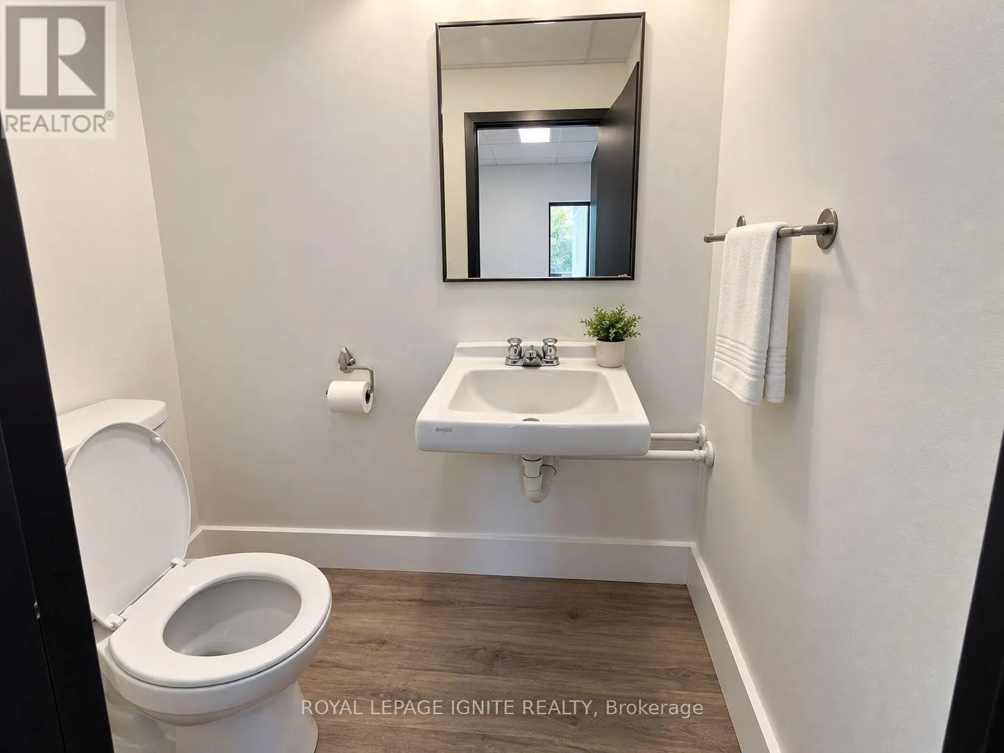 #18 - 82 SANDIFORD DRIVE