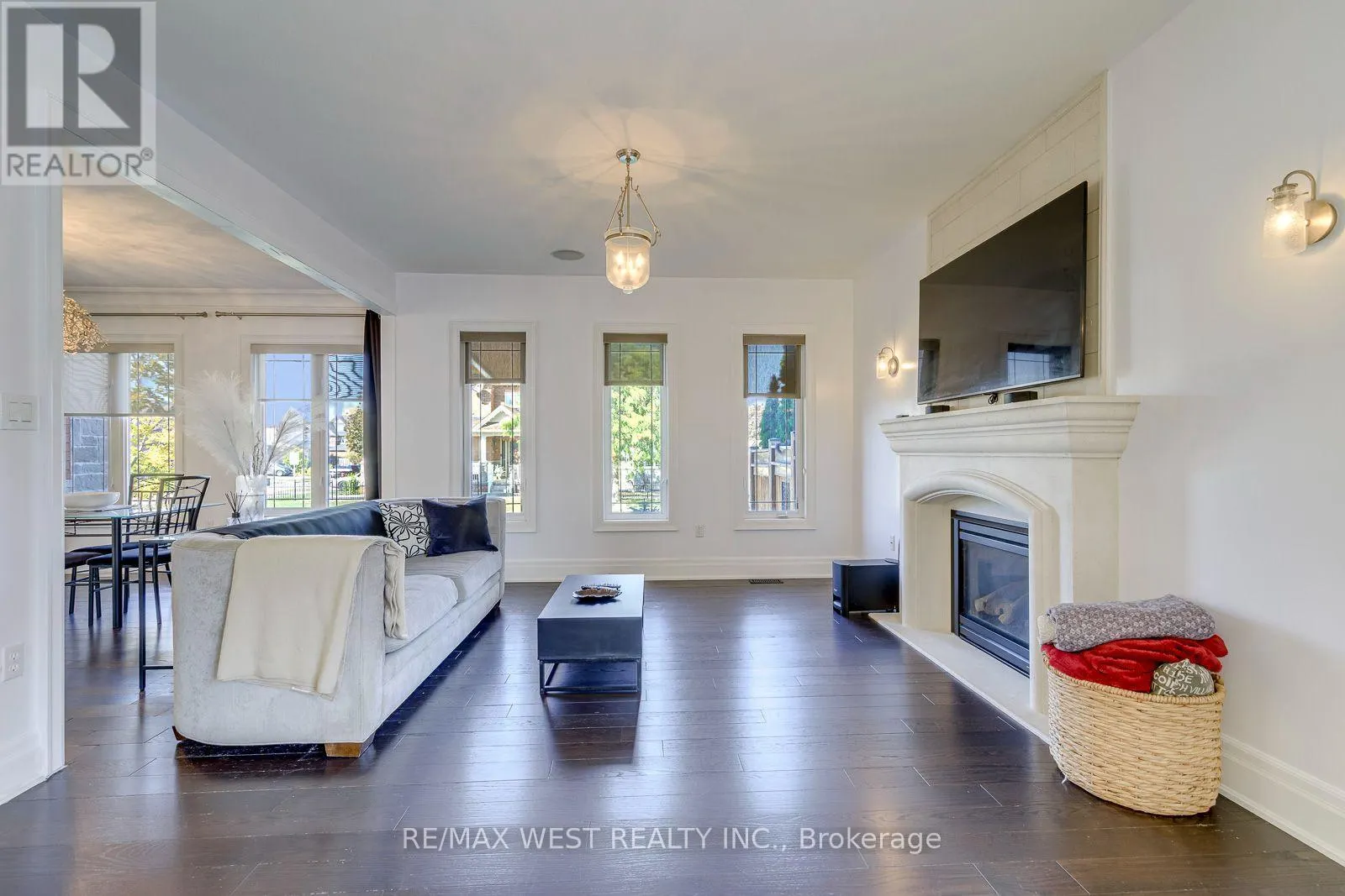 213 EIGHT AVENUE