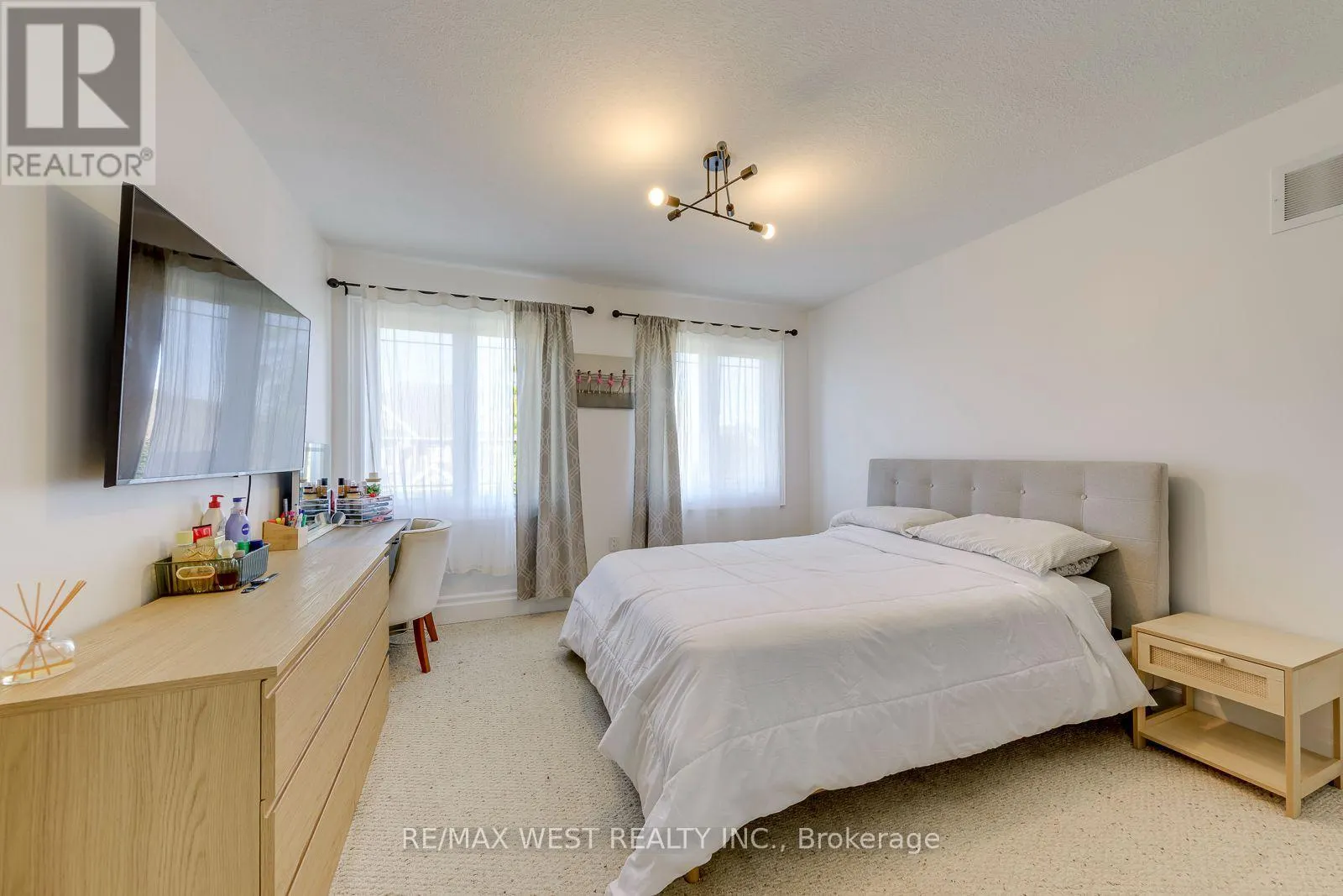 213 EIGHT AVENUE