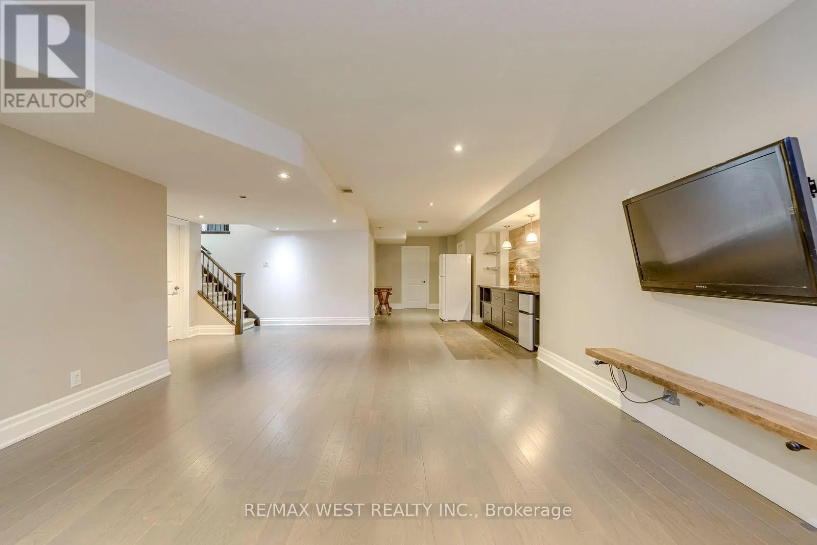213 EIGHT AVENUE