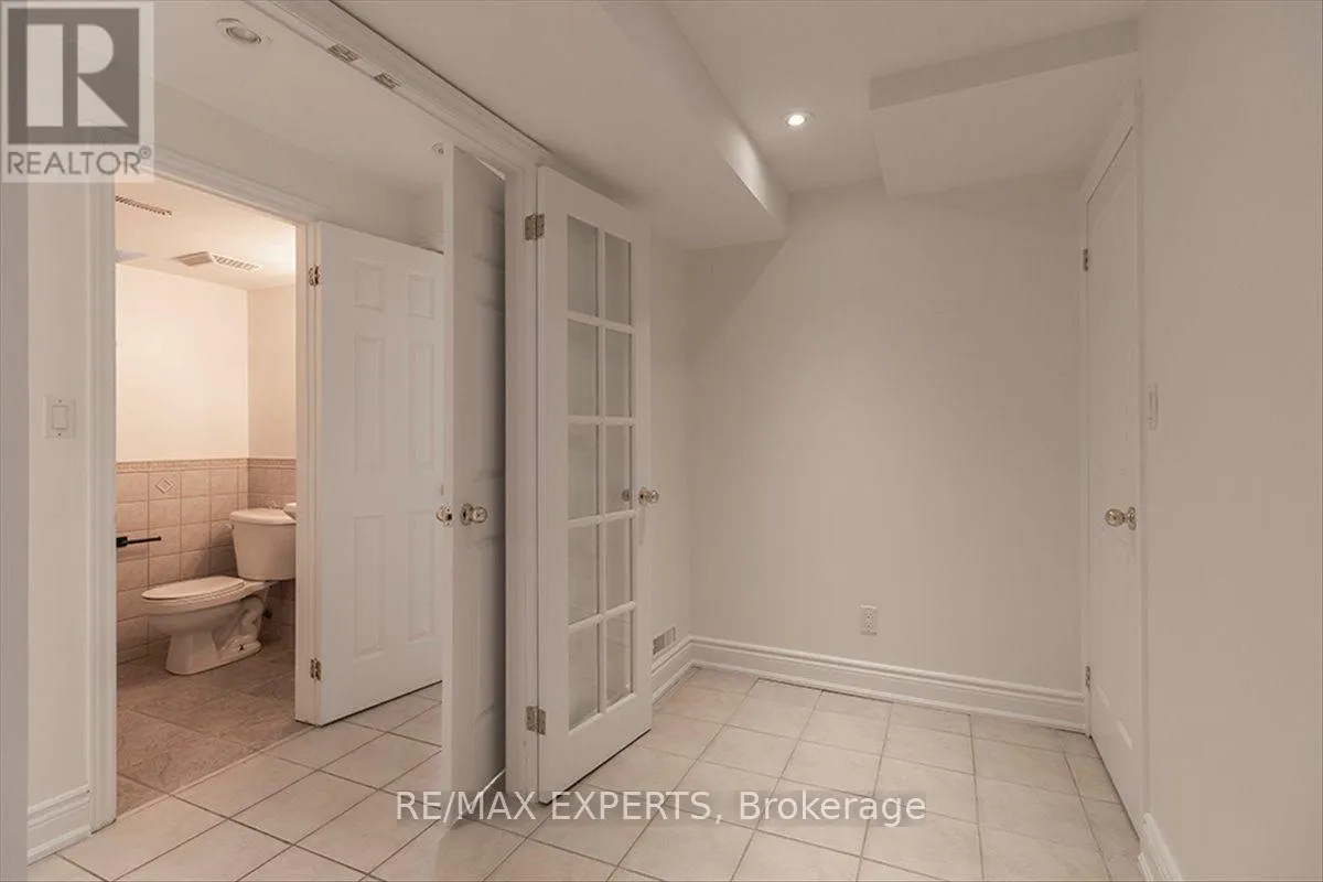 104 ECHO RIDGE CRESCENT