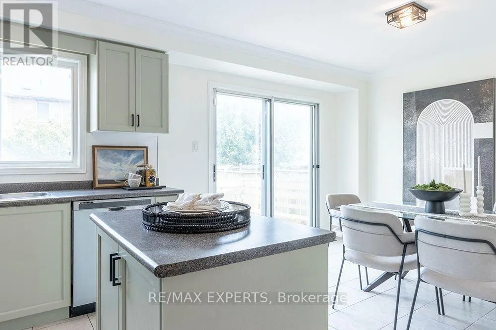 104 ECHO RIDGE CRESCENT