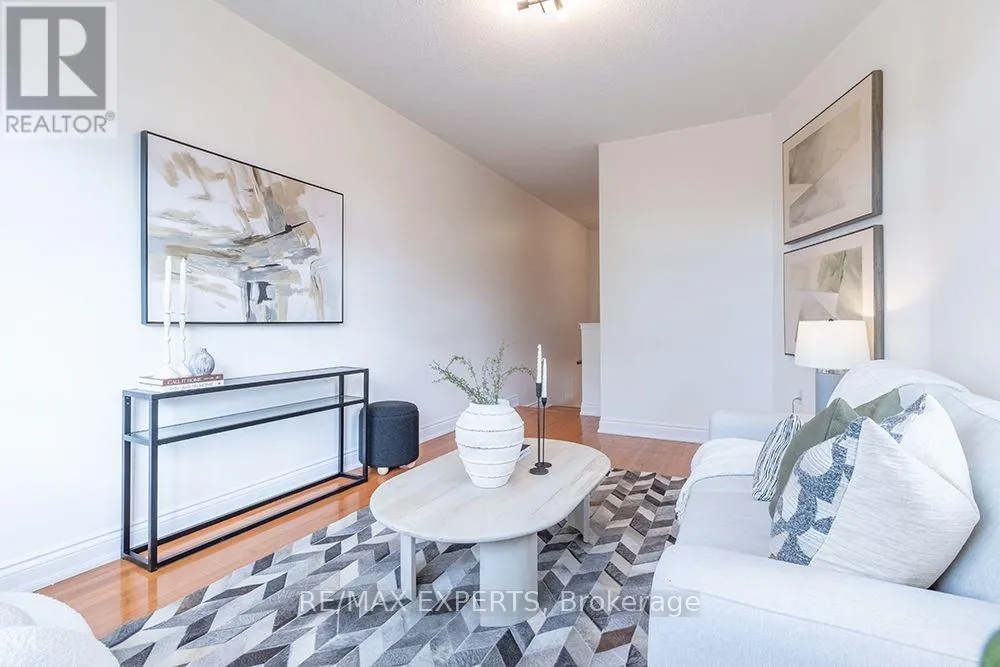 104 ECHO RIDGE CRESCENT