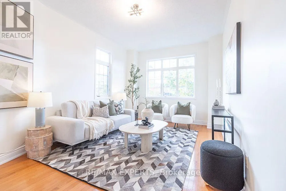104 ECHO RIDGE CRESCENT