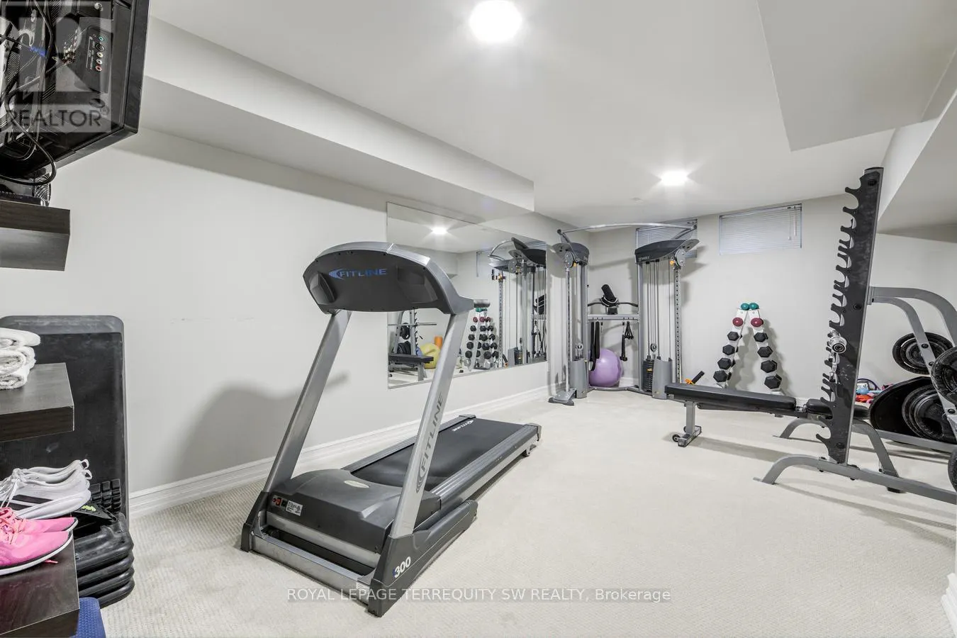 36 CAPTAIN ROLPH BOULEVARD