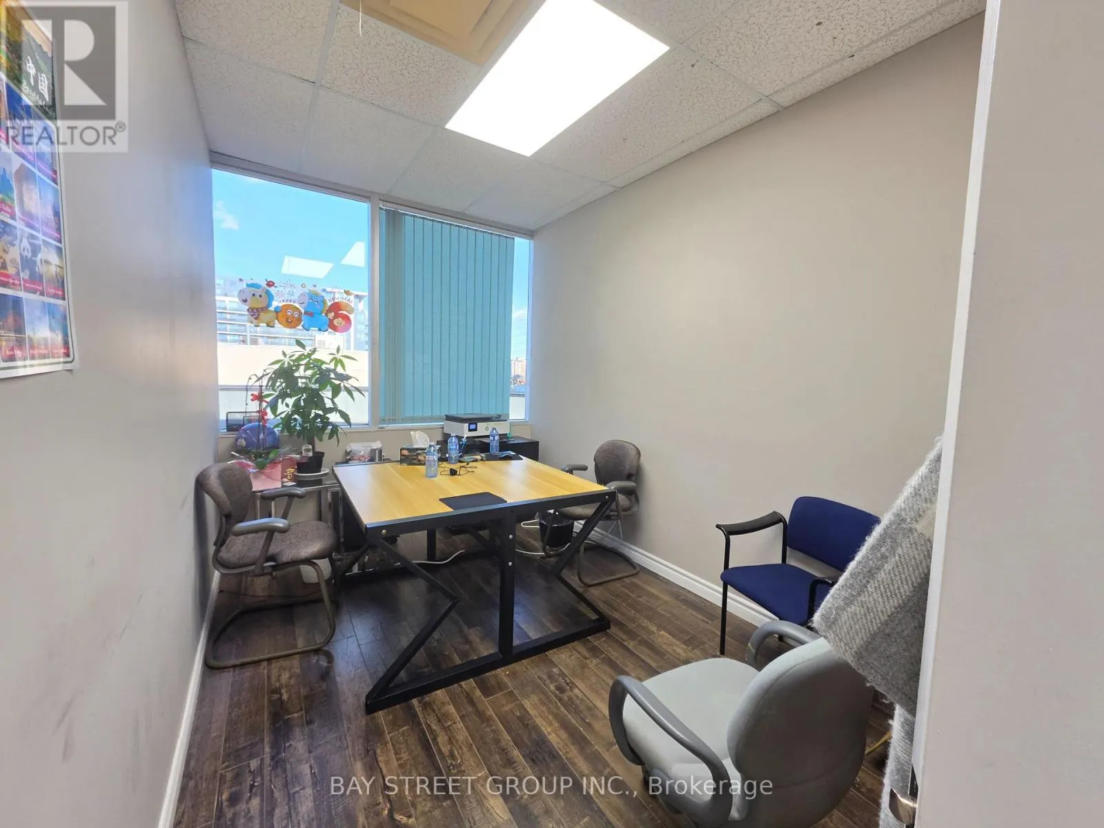 304 - 350 HIGHWAY 7 E