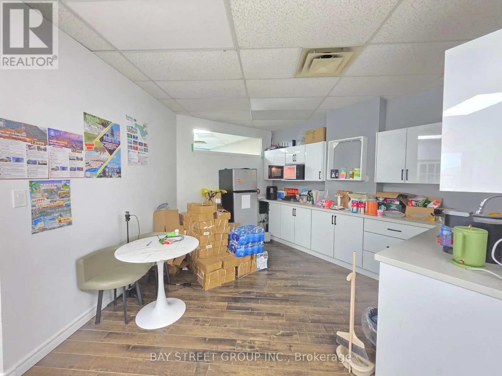 304 - 350 HIGHWAY 7 E