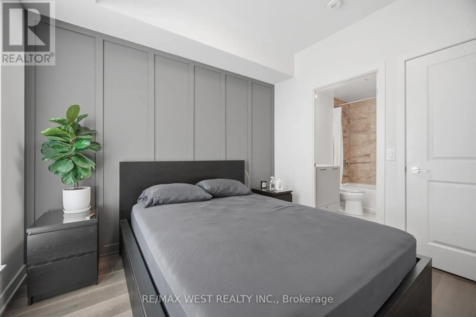 312 - 120 EAGLE ROCK WAY