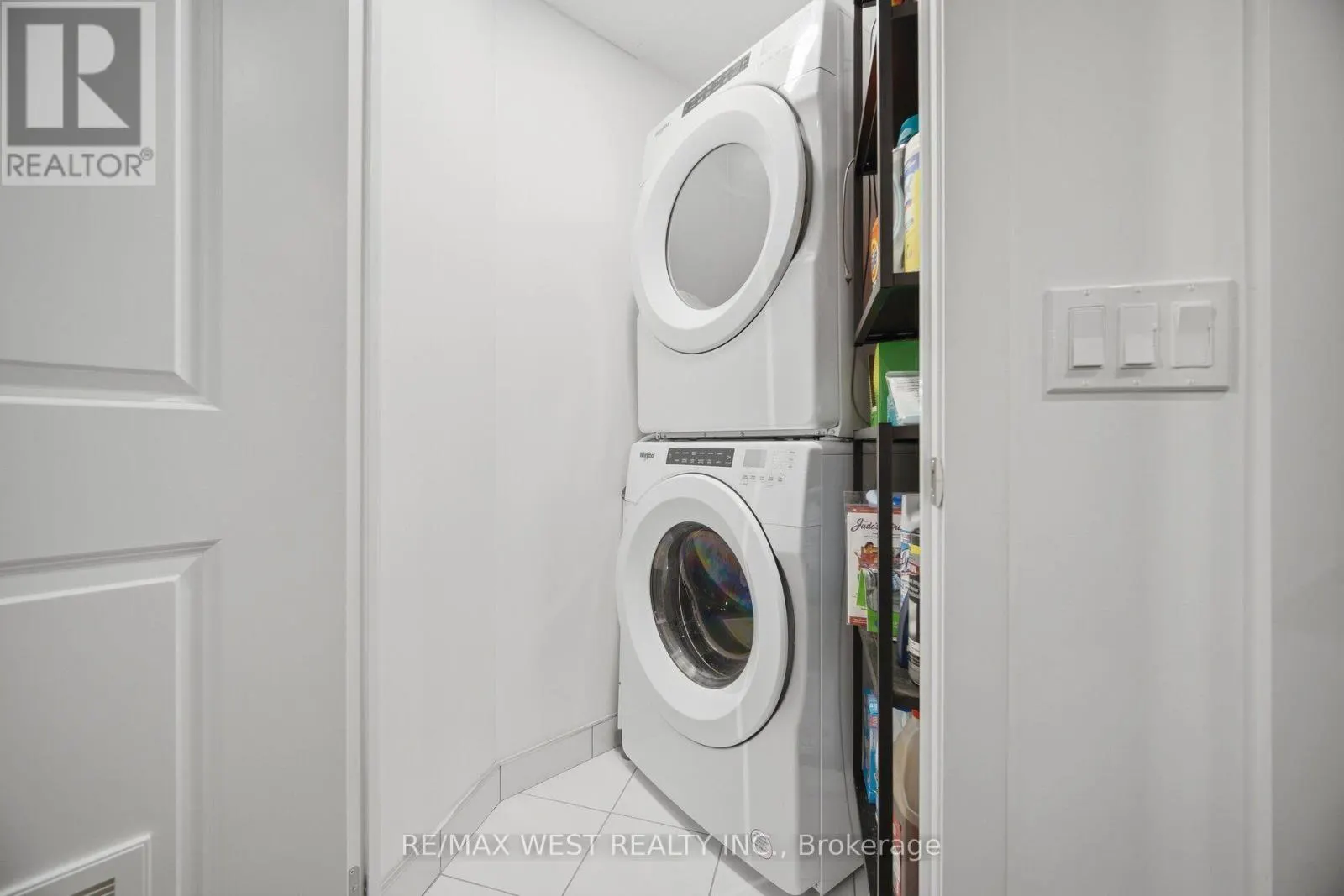 312 - 120 EAGLE ROCK WAY