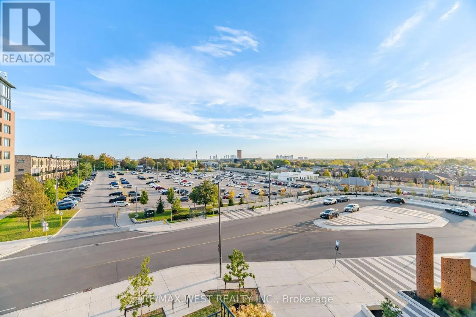 312 - 120 EAGLE ROCK WAY