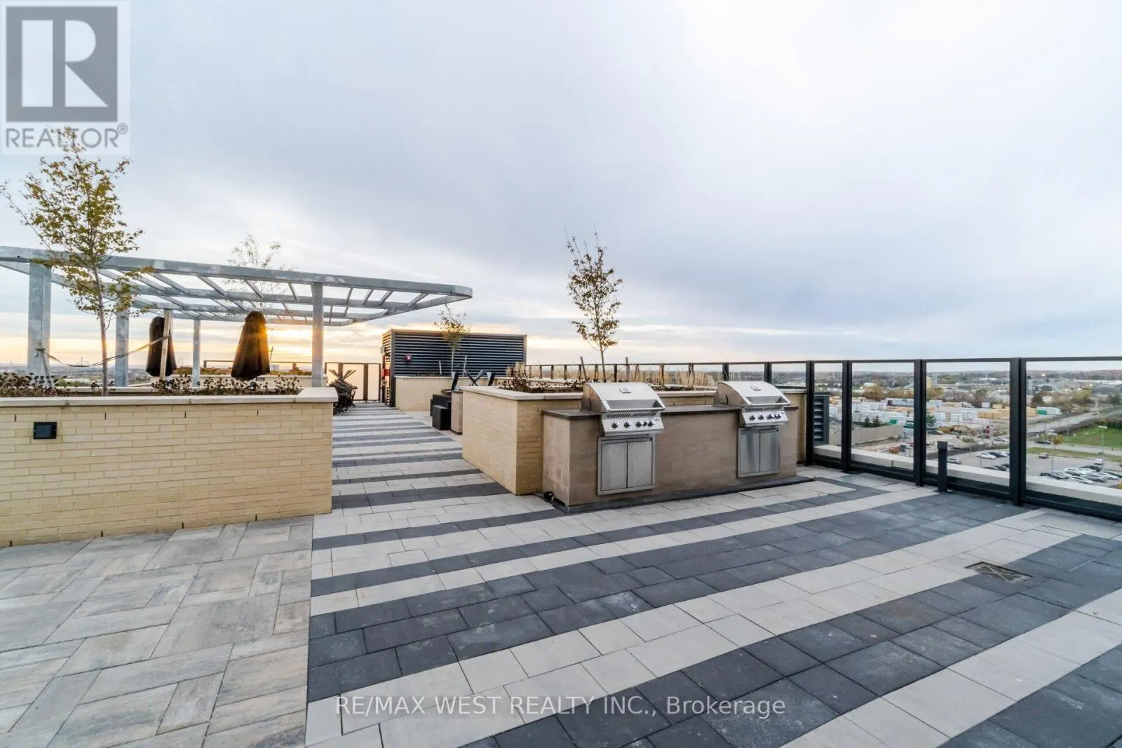 312 - 120 EAGLE ROCK WAY