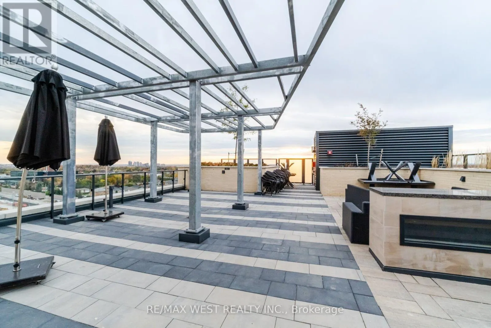 312 - 120 EAGLE ROCK WAY